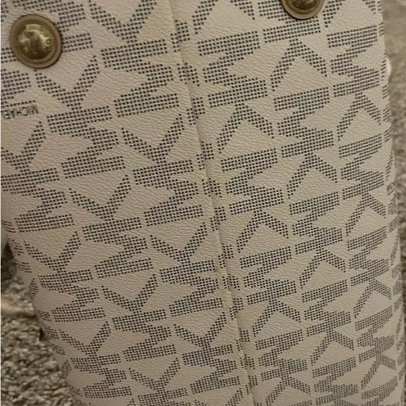 GENTLY USED MICHAEL KORS SIGNATURE GRAYSON SATCHEL HANDBAG - Picture 4 of 8